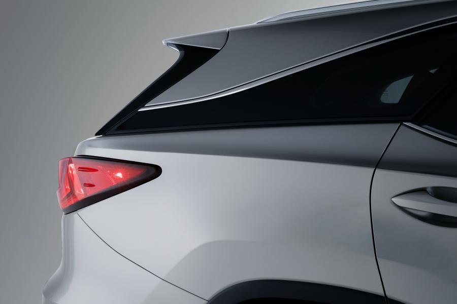 Детали экстерьера Lexus RX350L 2018 года  (NA) (фото 5 из 51)